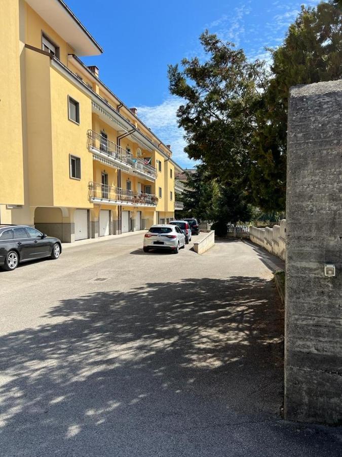 Apartamento La Torretta LʼAquila Exterior foto